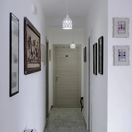 בית הארחה Domo Agora'